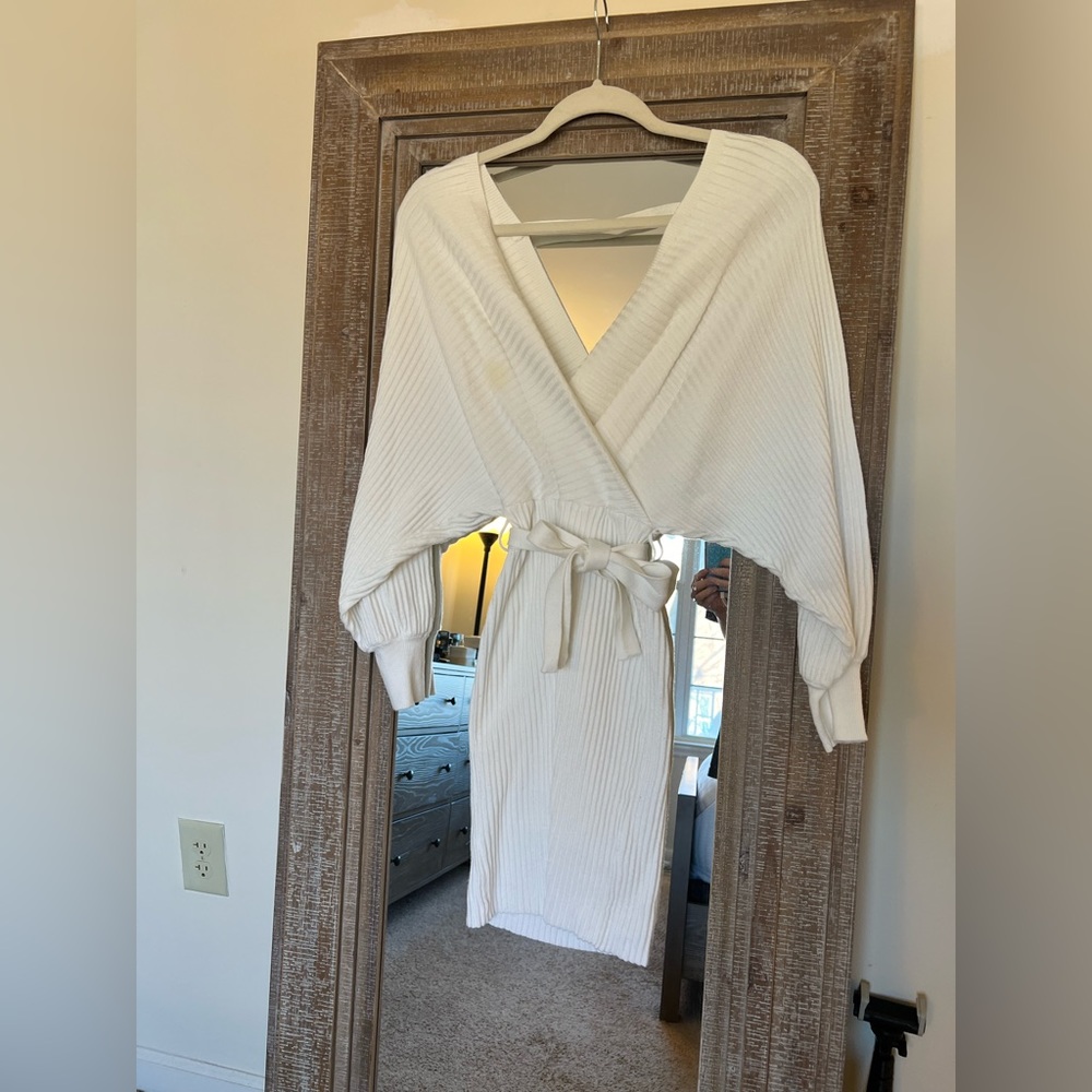 White sweater dress. Size S.